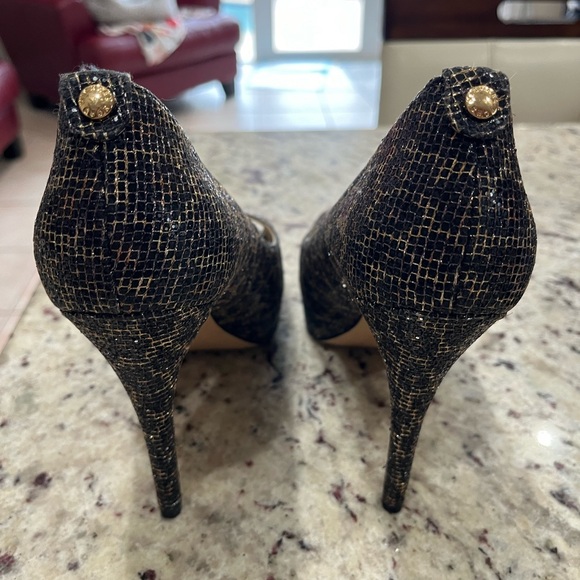 Michael Kors SIZE 8.5 Black Gold Glitter Platform Peep Toe 5" Pumps - Picture 4 of 7